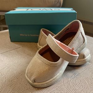 Toms toddler Mary Janes